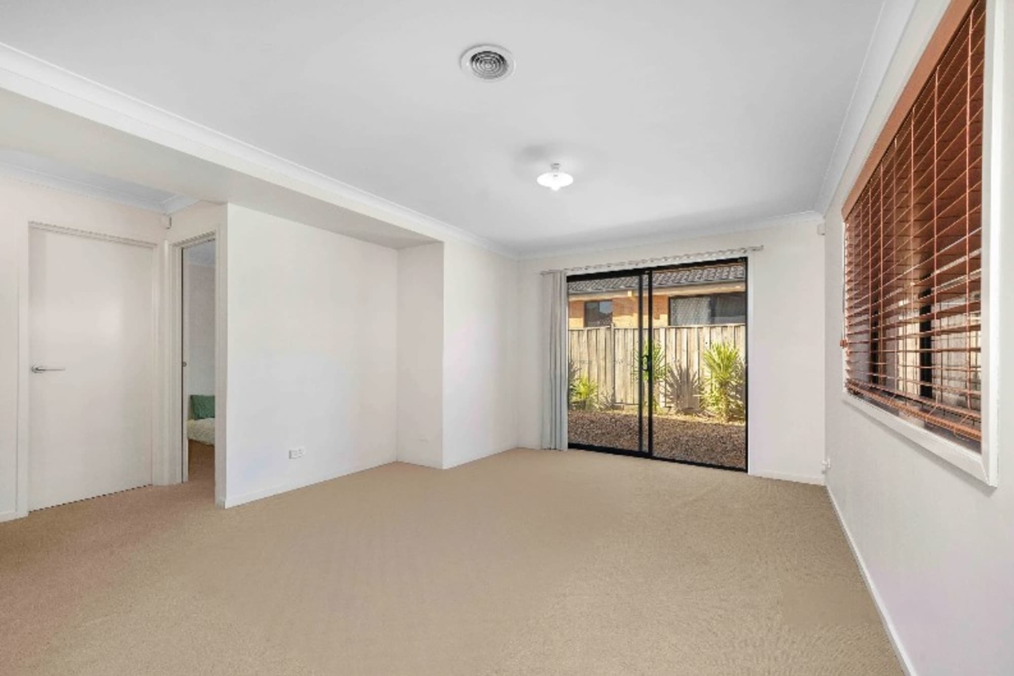 69 Sanctuary Lakes East Boulevard, Point Cook - Thumbnail 5