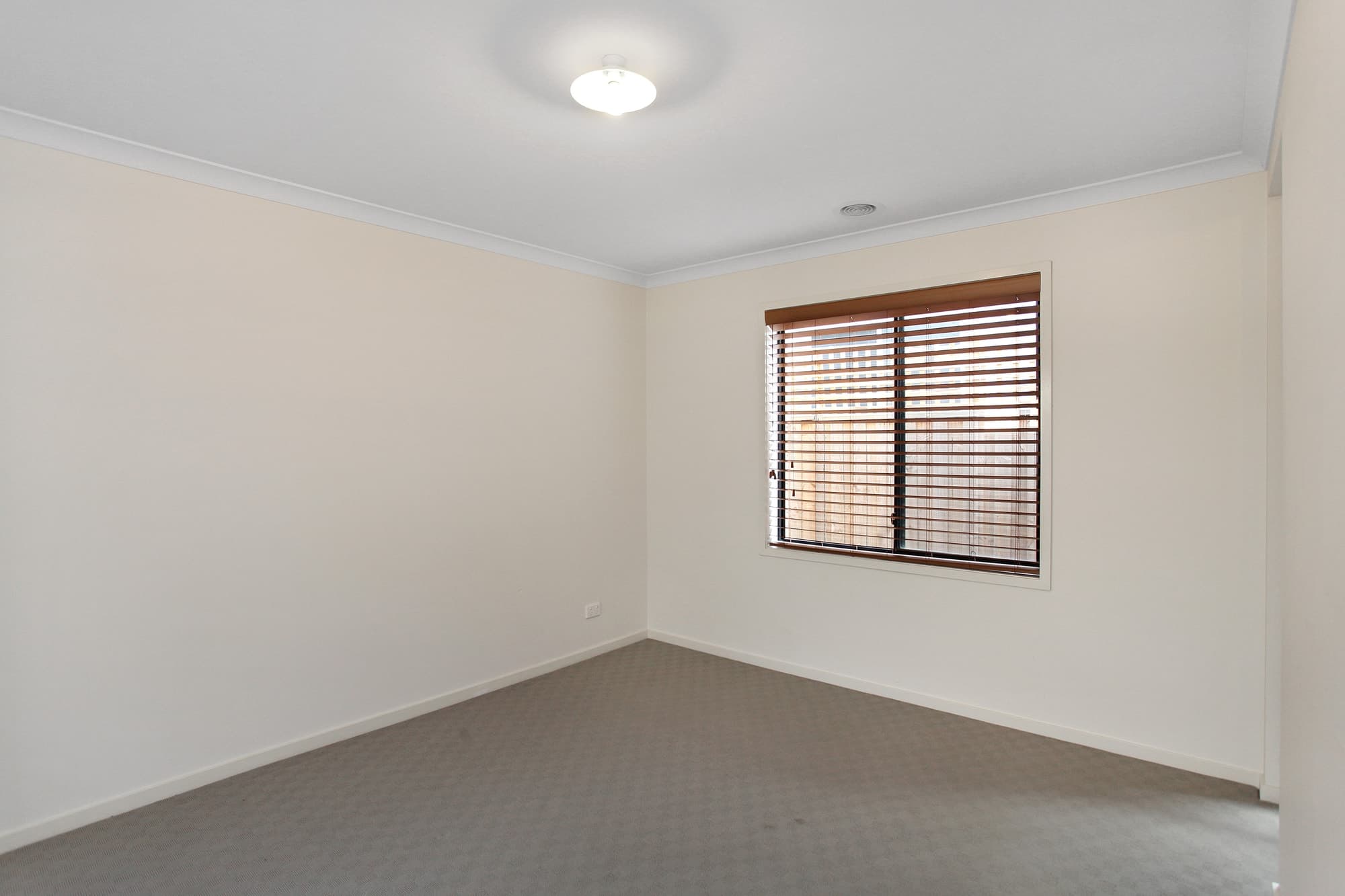 69 Sanctuary Lakes East Boulevard, Point Cook - Thumbnail 6