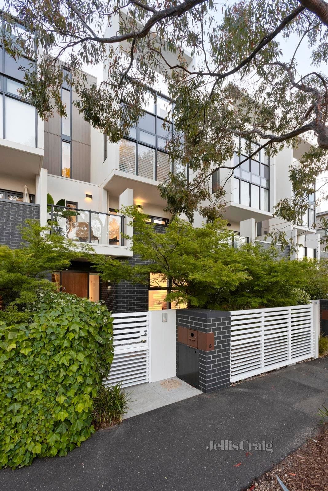 8 Graham Street, Albert Park, Albert Park - Thumbnail 2
