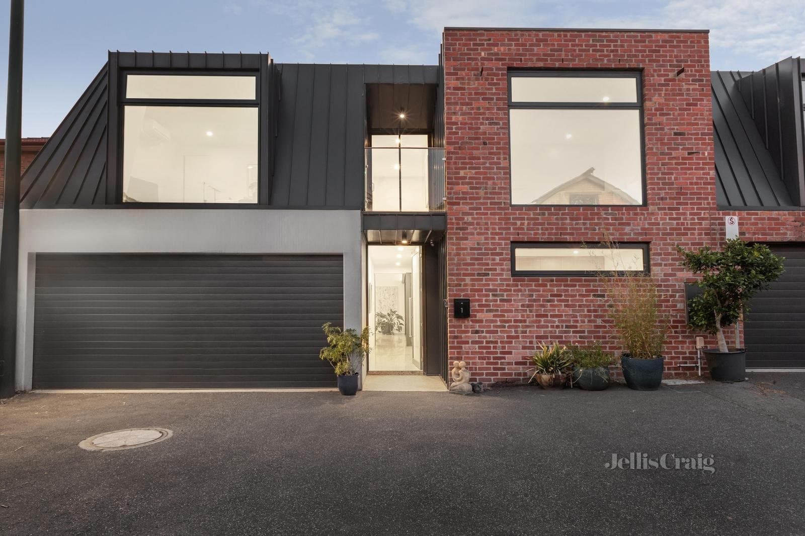 1 Bayview Street, Elwood, Elwood - Thumbnail 2