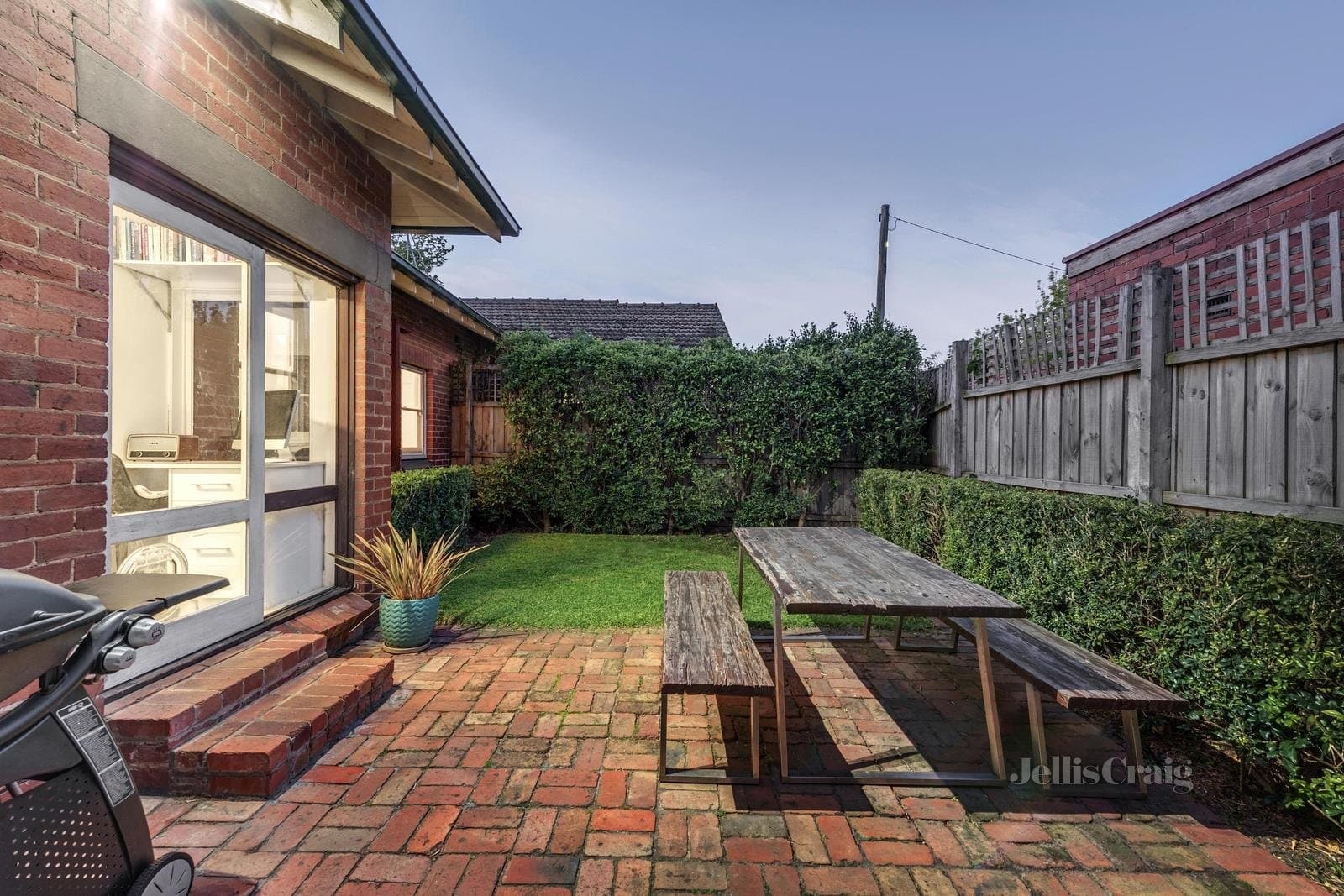 17 Irymple Avenue, St Kilda, St Kilda - Thumbnail 3