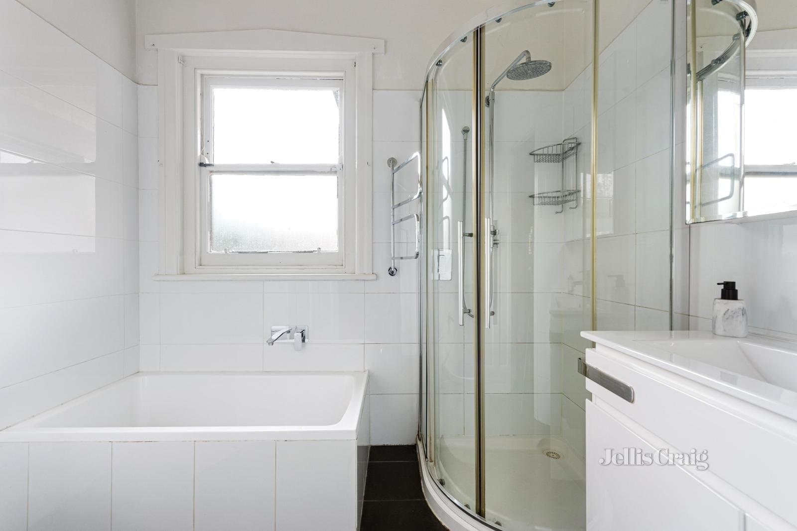 17 Irymple Avenue, St Kilda, St Kilda - Thumbnail 8