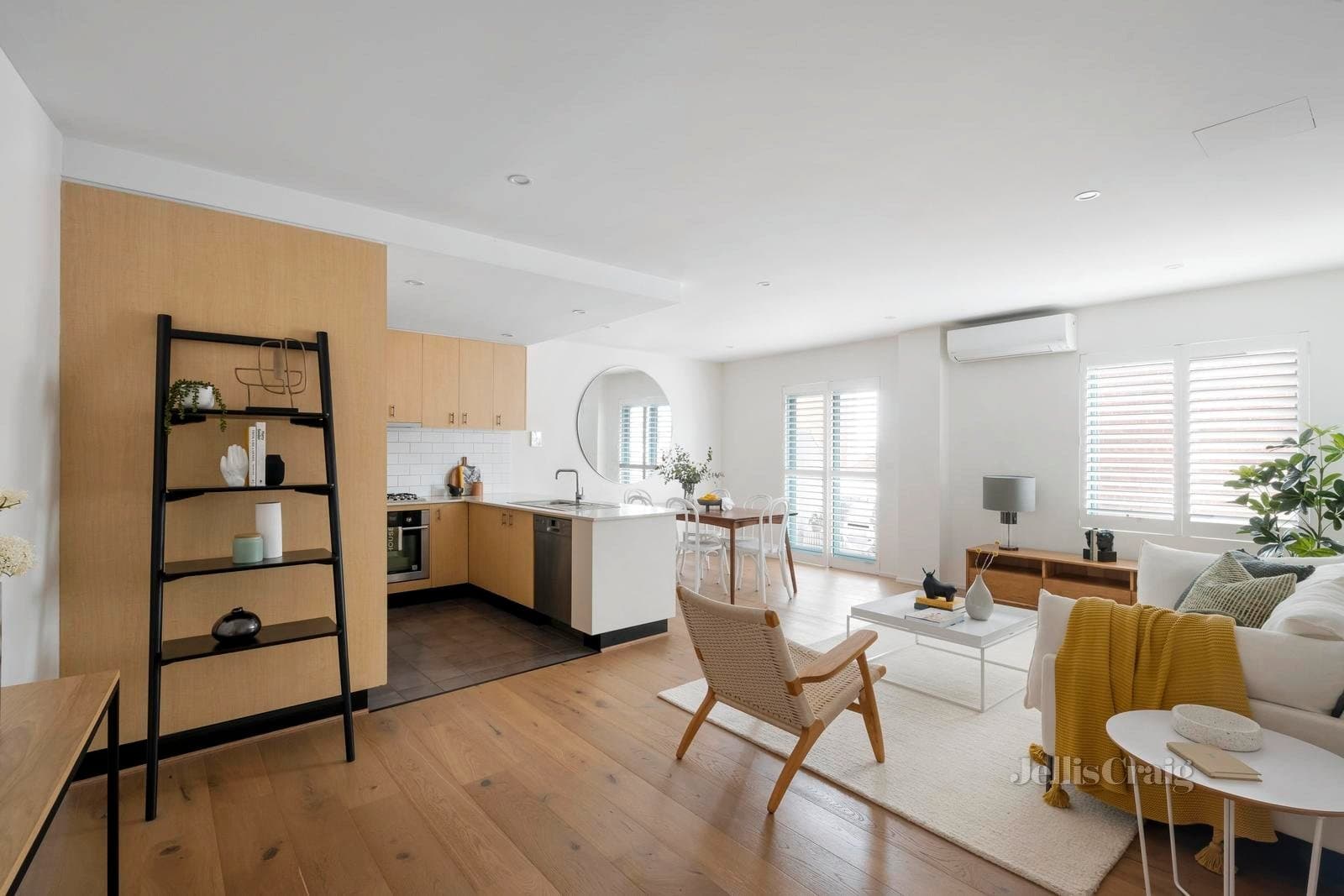 843/1 Esplanade West, Port Melbourne, Port Melbourne - Thumbnail 2