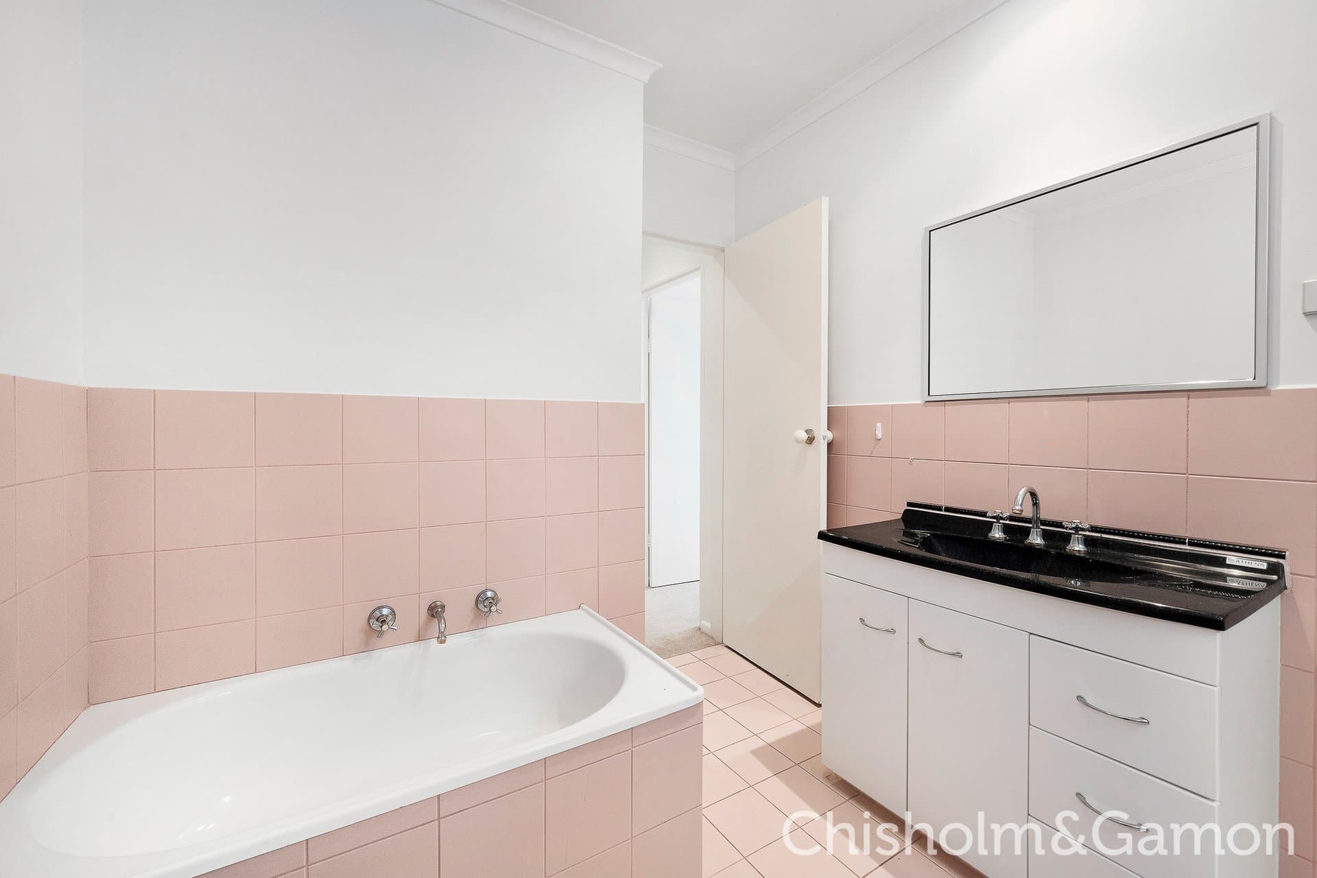 5/28 Pine Avenue, Elwood, Elwood - Image 1
