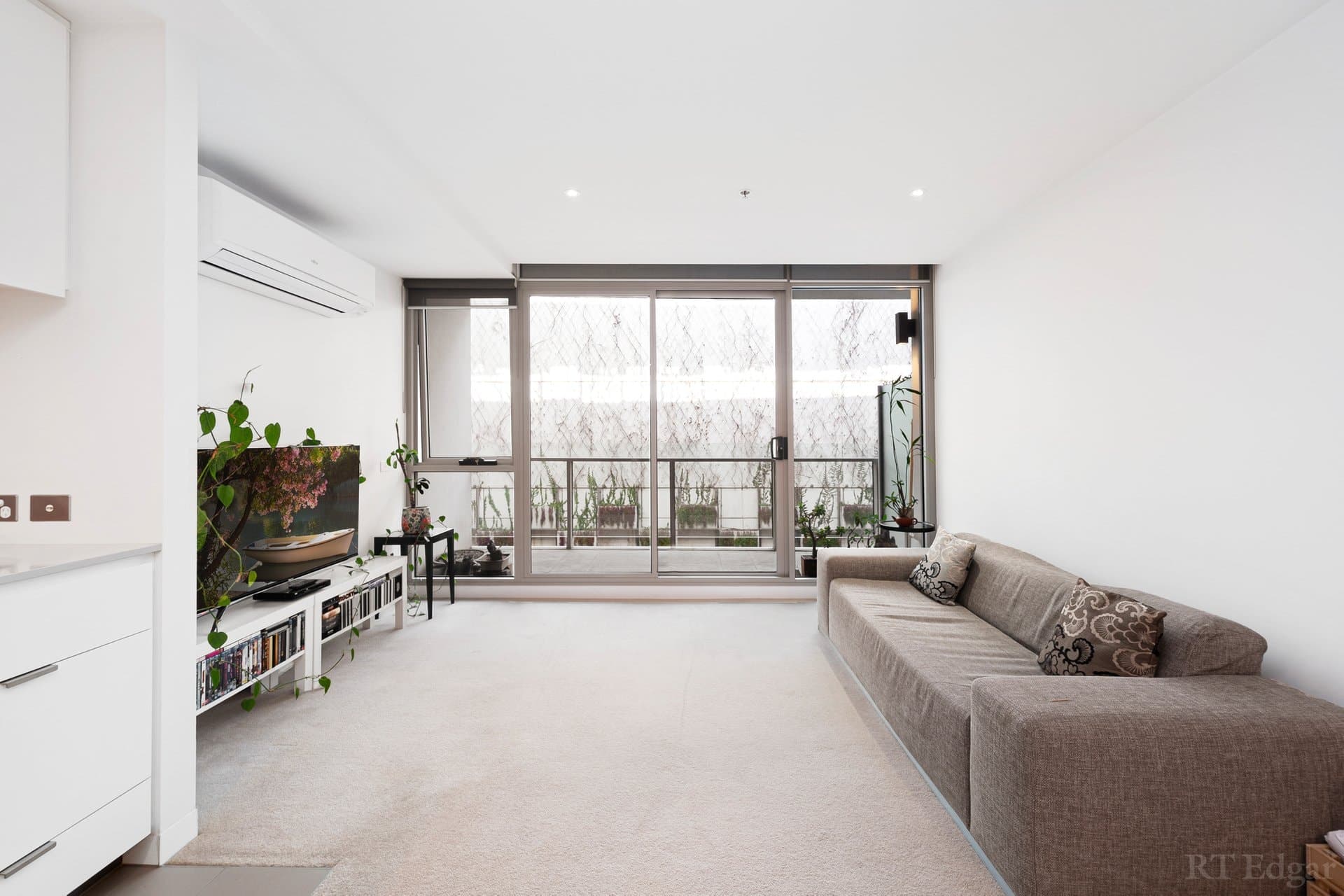 212/99 Dow Street, Port Melbourne, Port Melbourne - Thumbnail 3