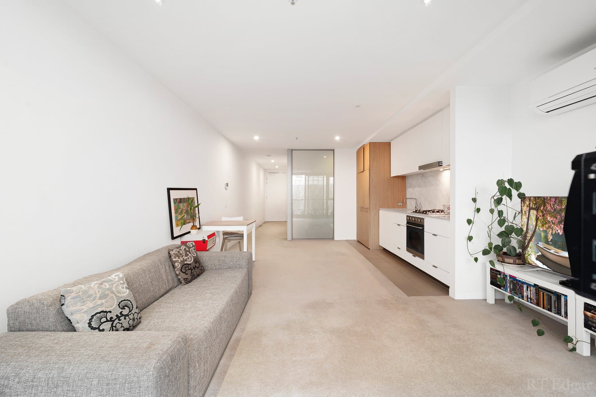 212/99 Dow Street, Port Melbourne, Port Melbourne - Thumbnail 5