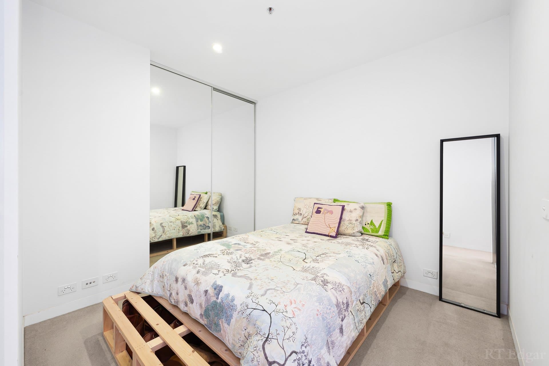 212/99 Dow Street, Port Melbourne, Port Melbourne - Thumbnail 6