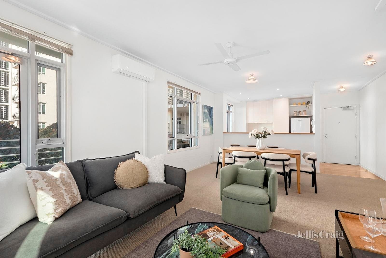 28/1 Graham Street, Port Melbourne, Port Melbourne - Thumbnail 2
