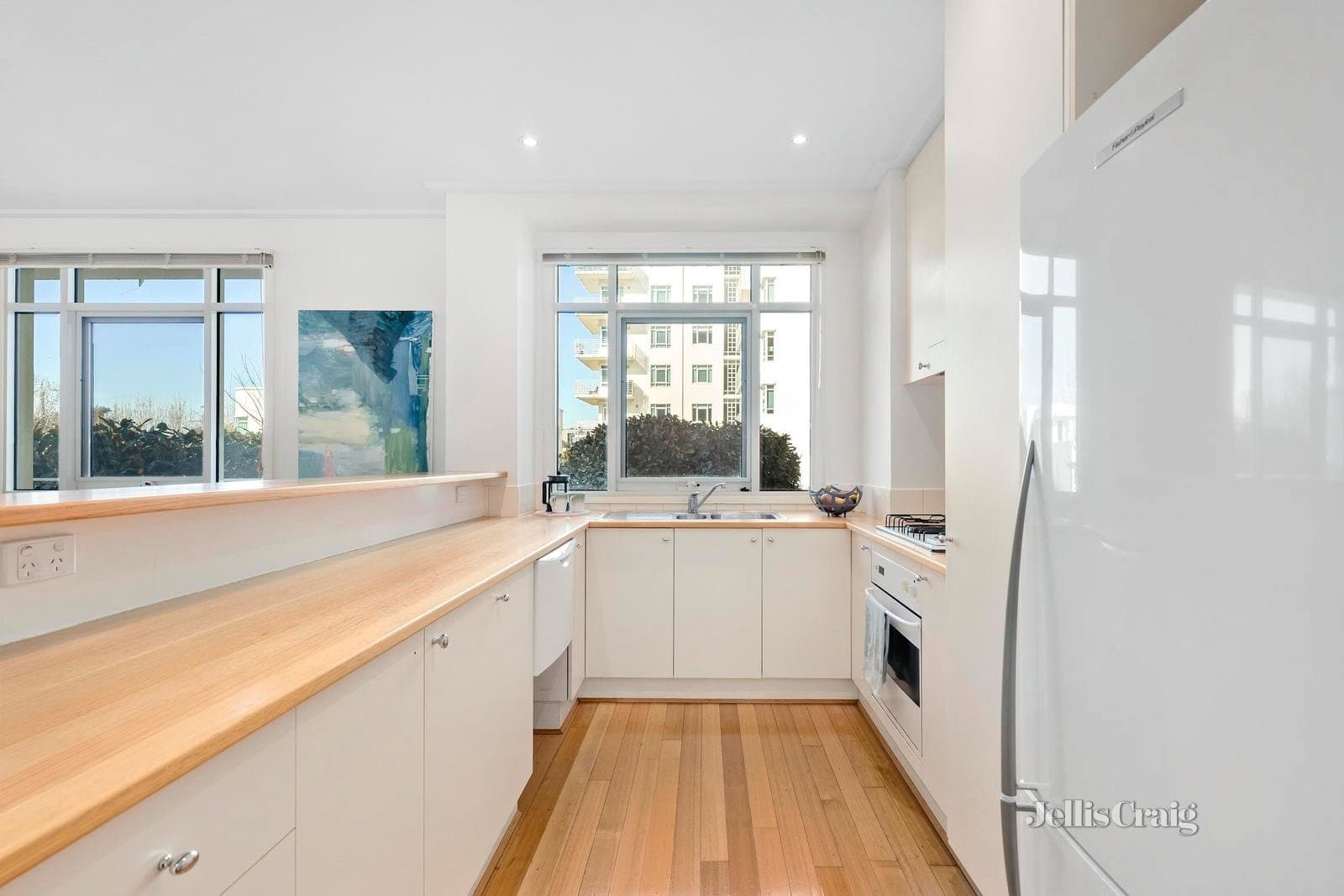 28/1 Graham Street, Port Melbourne, Port Melbourne - Thumbnail 3