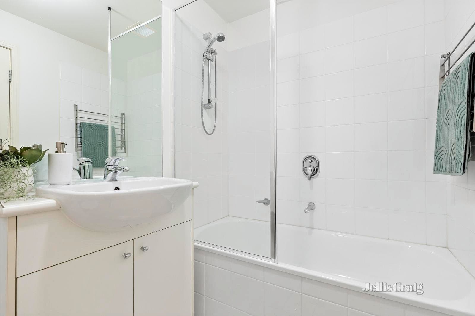 28/1 Graham Street, Port Melbourne, Port Melbourne - Thumbnail 6