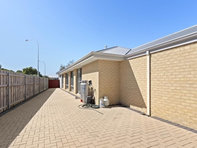 77 Seaside Avenue, Yanchep WA, Yanchep - Thumbnail 4