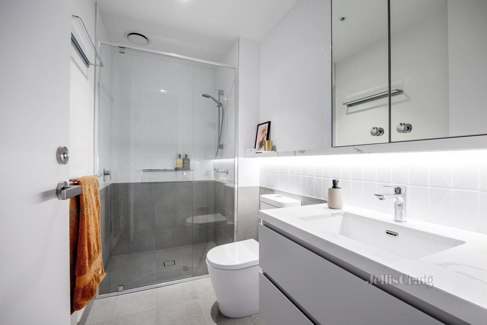 201/21 Thistlethwaite Street, South Melbourne, South Melbourne - Thumbnail 8