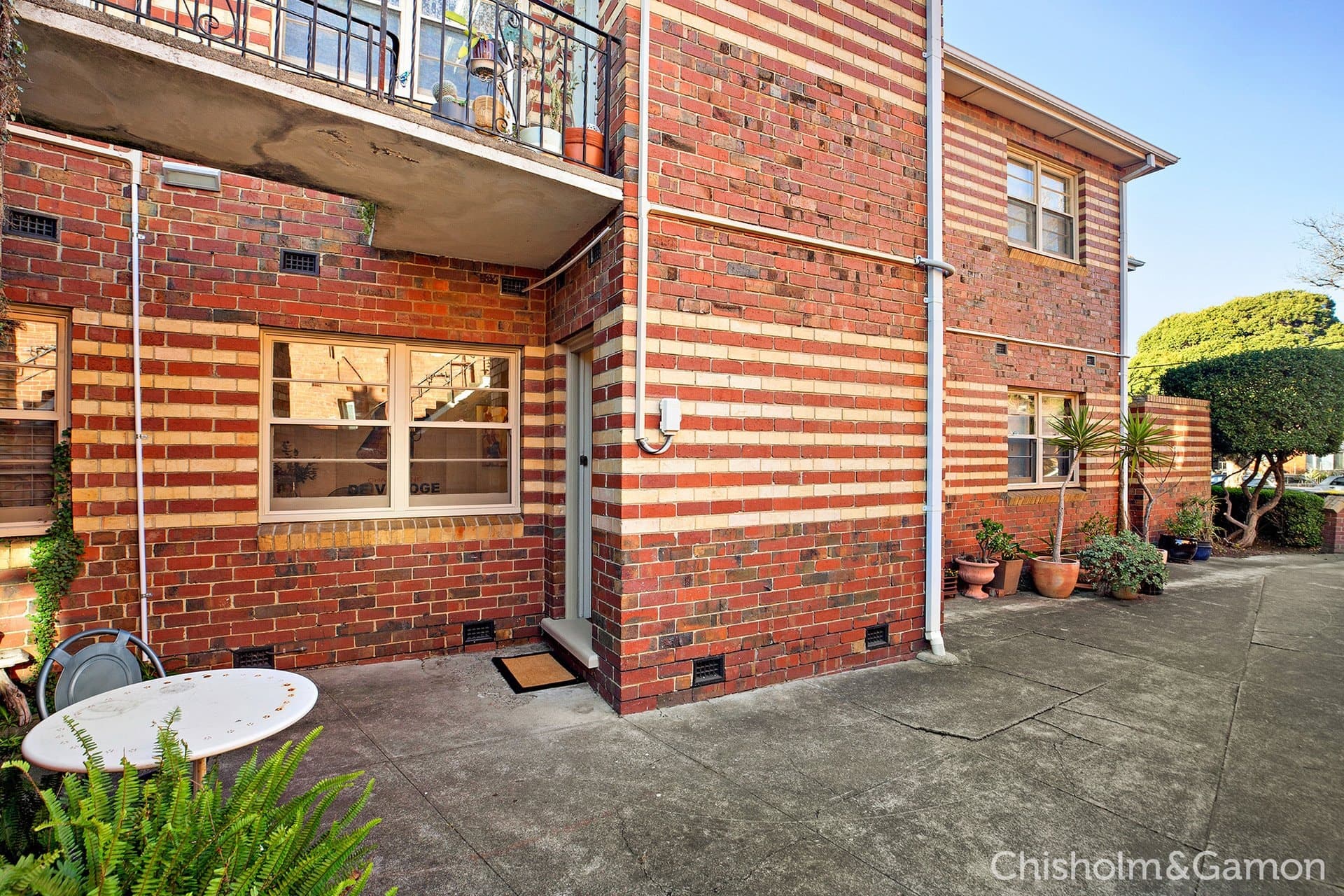 2/1 Avoca Court, Elwood, Elwood - Image 1