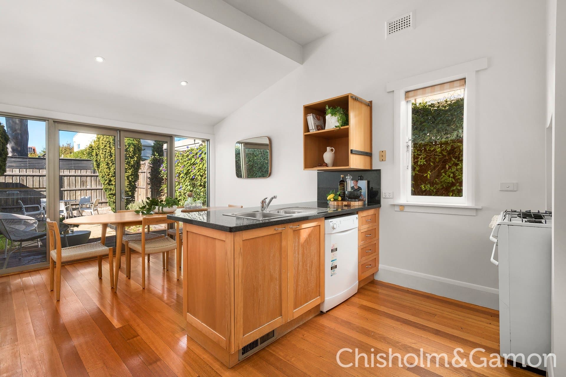 13 Thackeray Street, Elwood, Elwood - Thumbnail 5