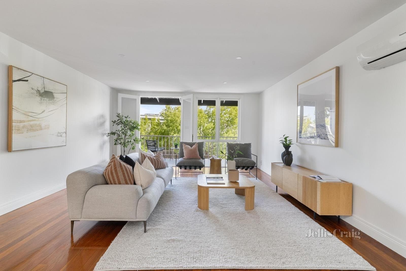 54 Canterbury Place, Middle Park, Middle Park - Thumbnail 3