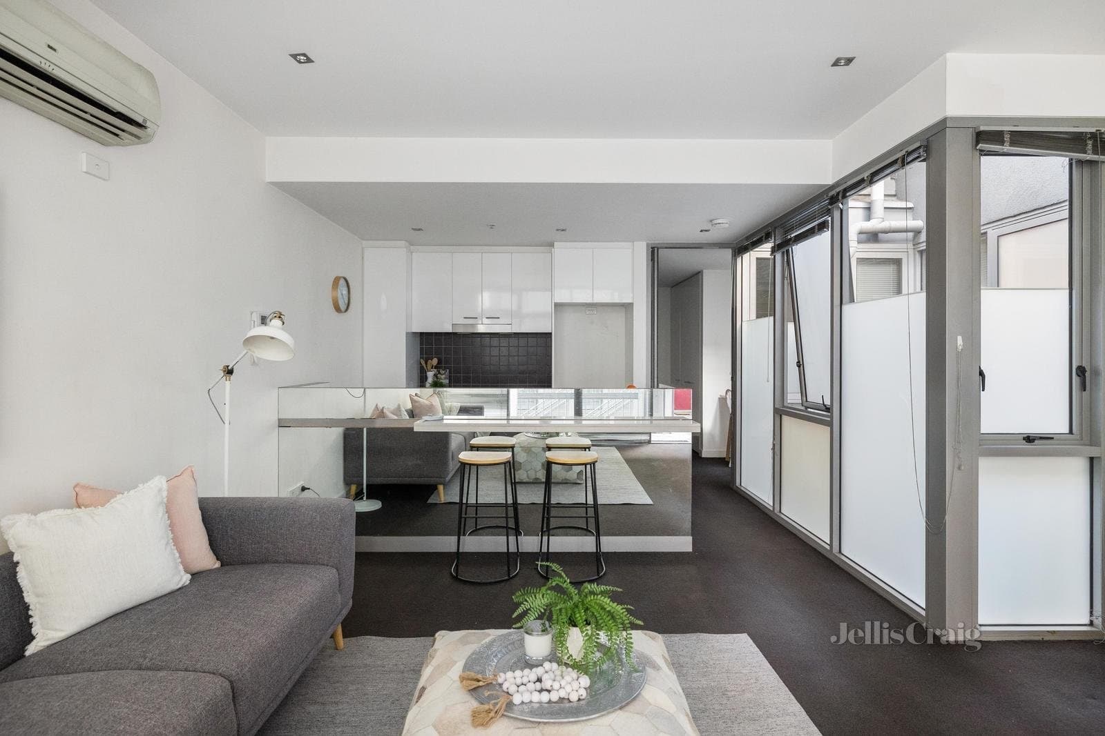 208/91 Dow Street, Port Melbourne, Port Melbourne - Thumbnail 3