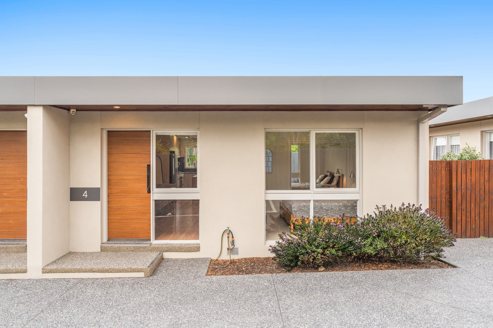 4/4 Kinkora Road, Blackburn - Image 1