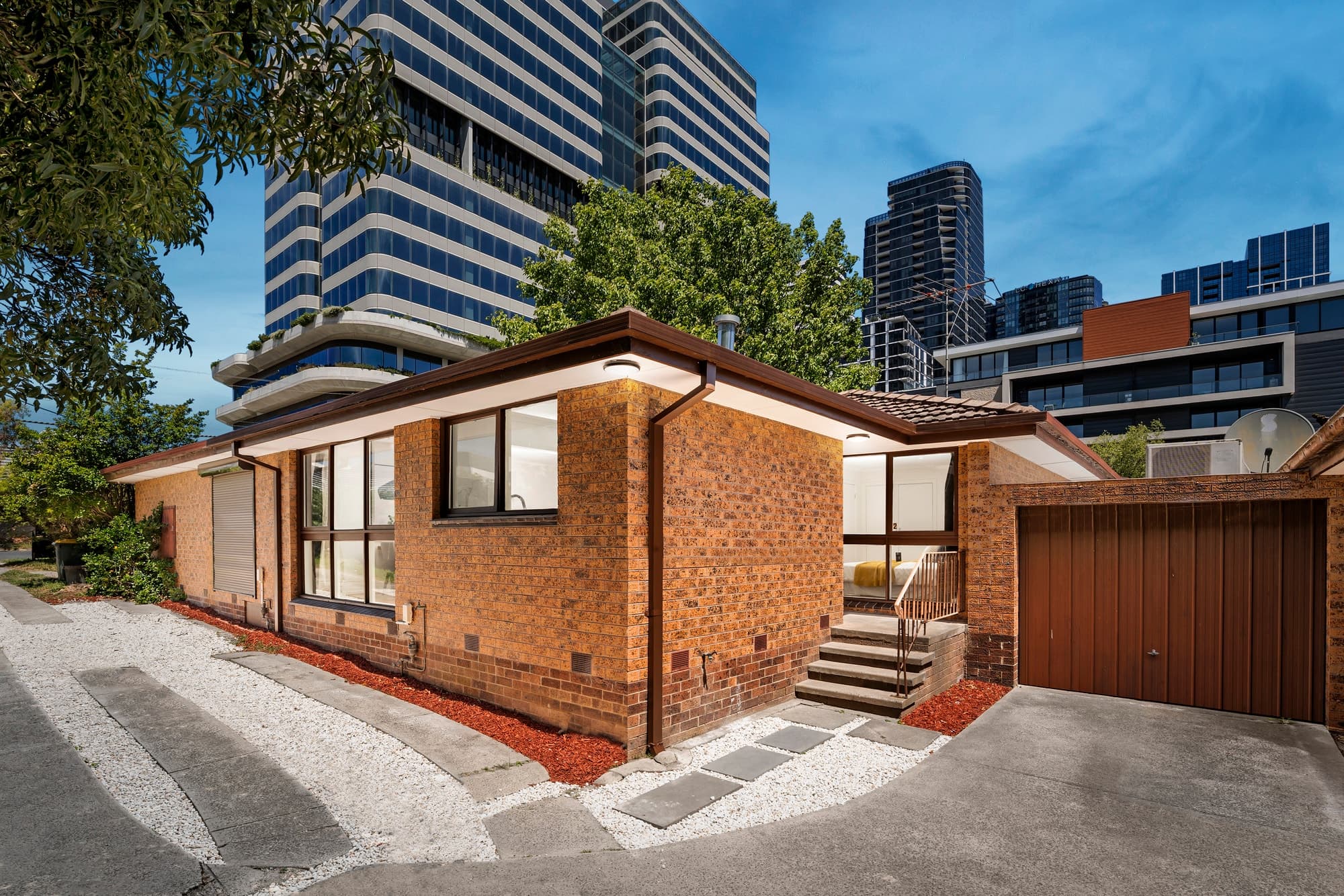 2/25 Wellington Road, Box Hill - Image 1