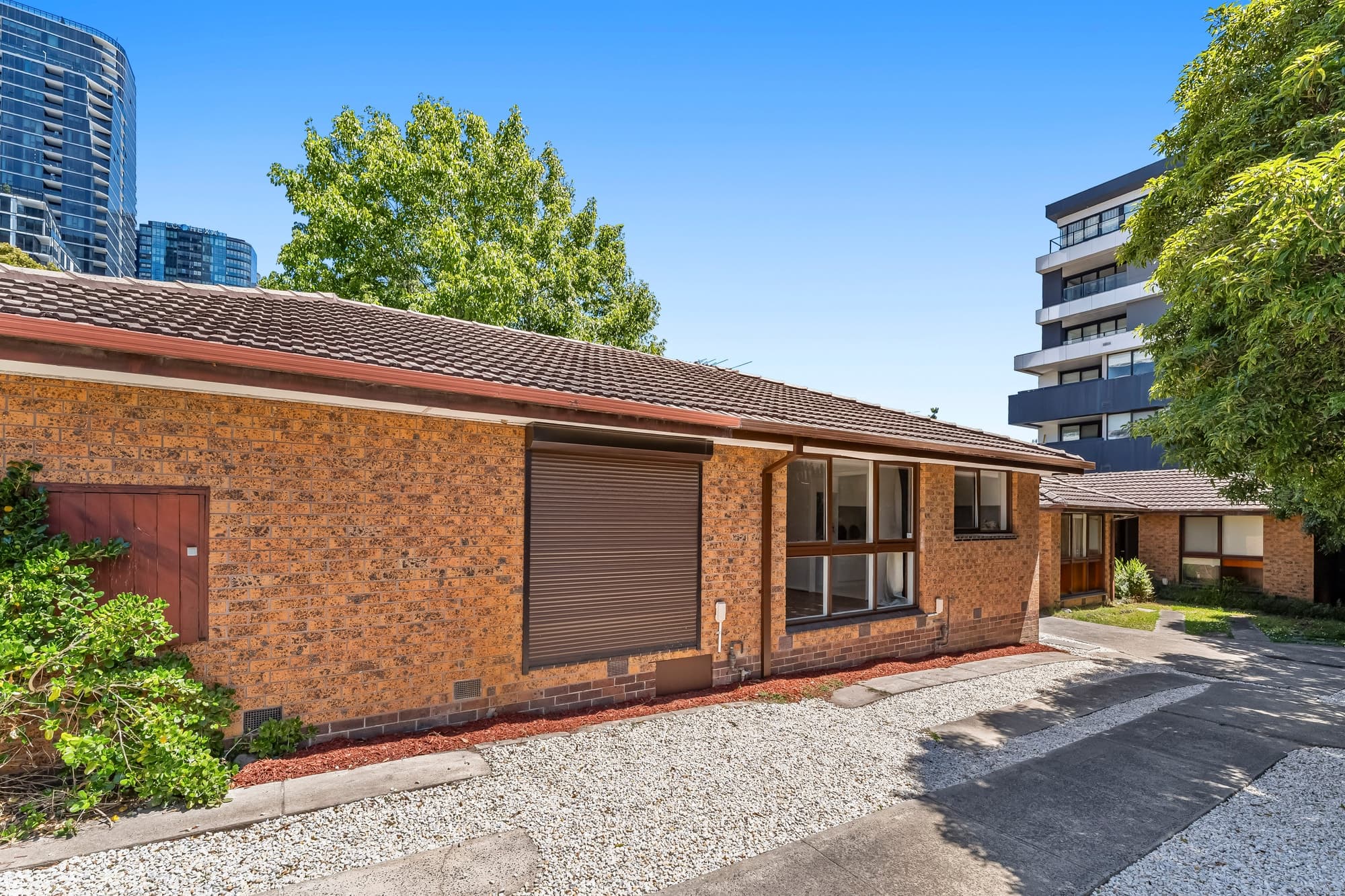 2/25 Wellington Road, Box Hill - Thumbnail 2