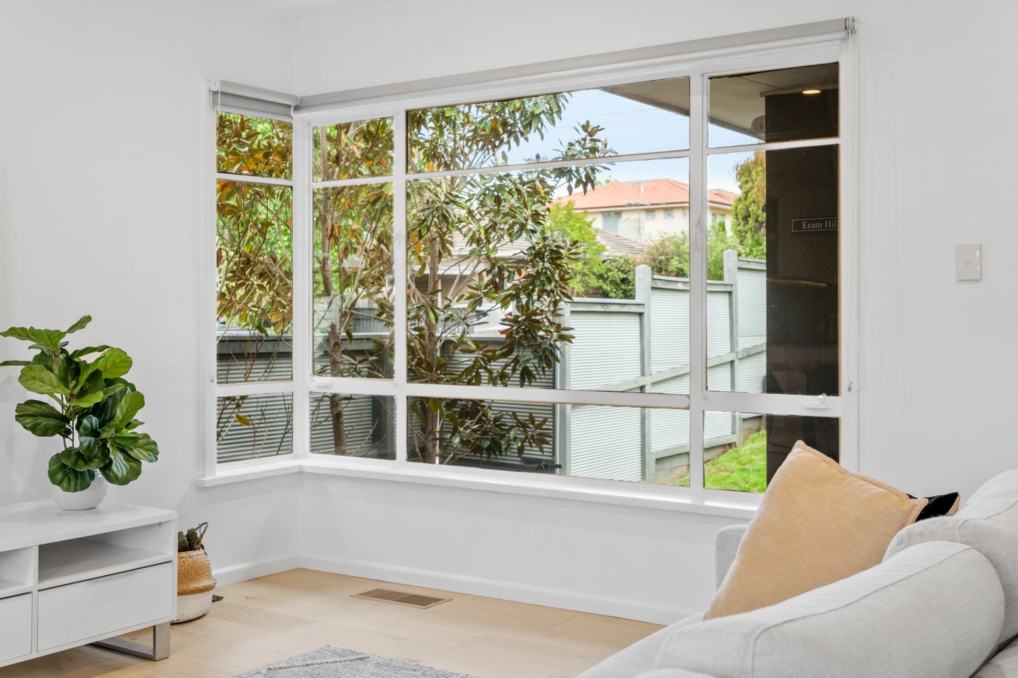 1/52 Eram Road, Box Hill North - Thumbnail 2