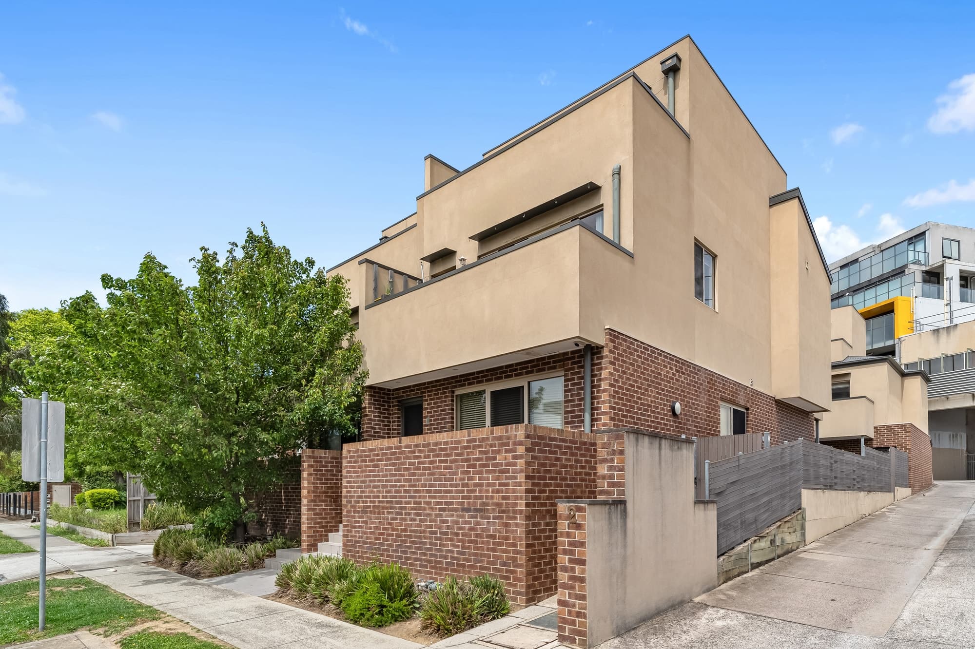 4/2 Minna Street, Blackburn - Image 1