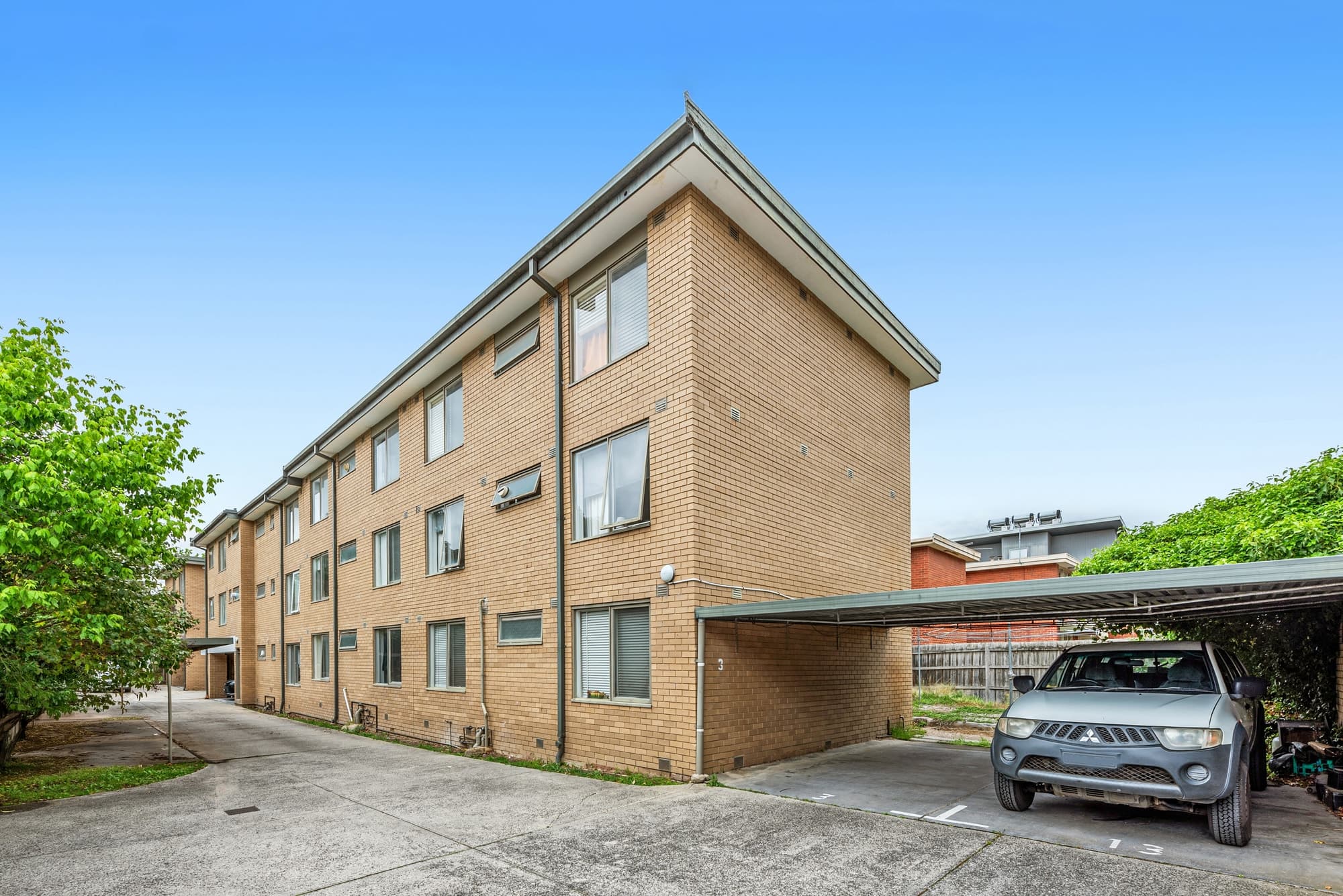 8/9 Albion Road, Box Hill - Thumbnail 2