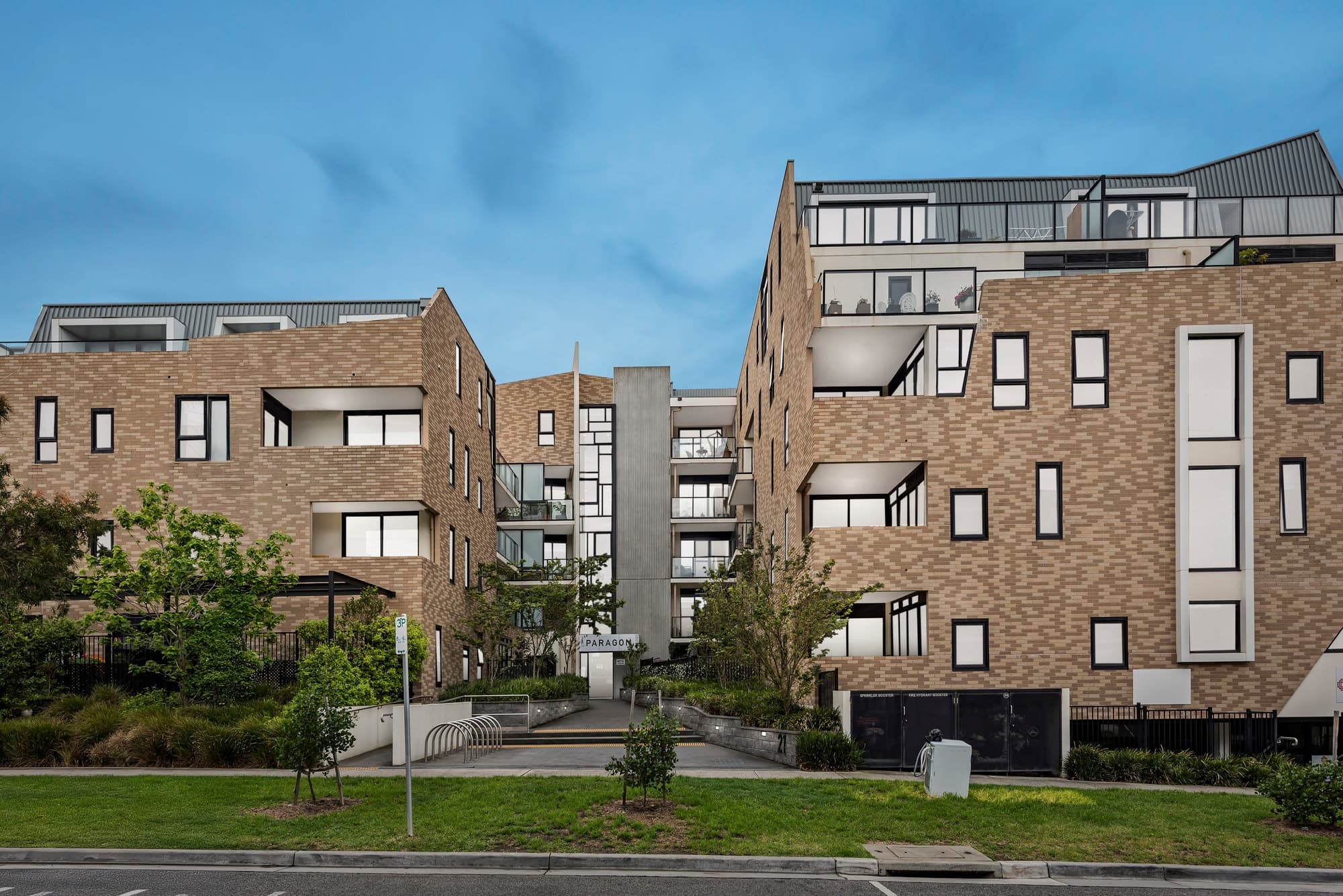 118/21 Queen Street, Blackburn - Image 1