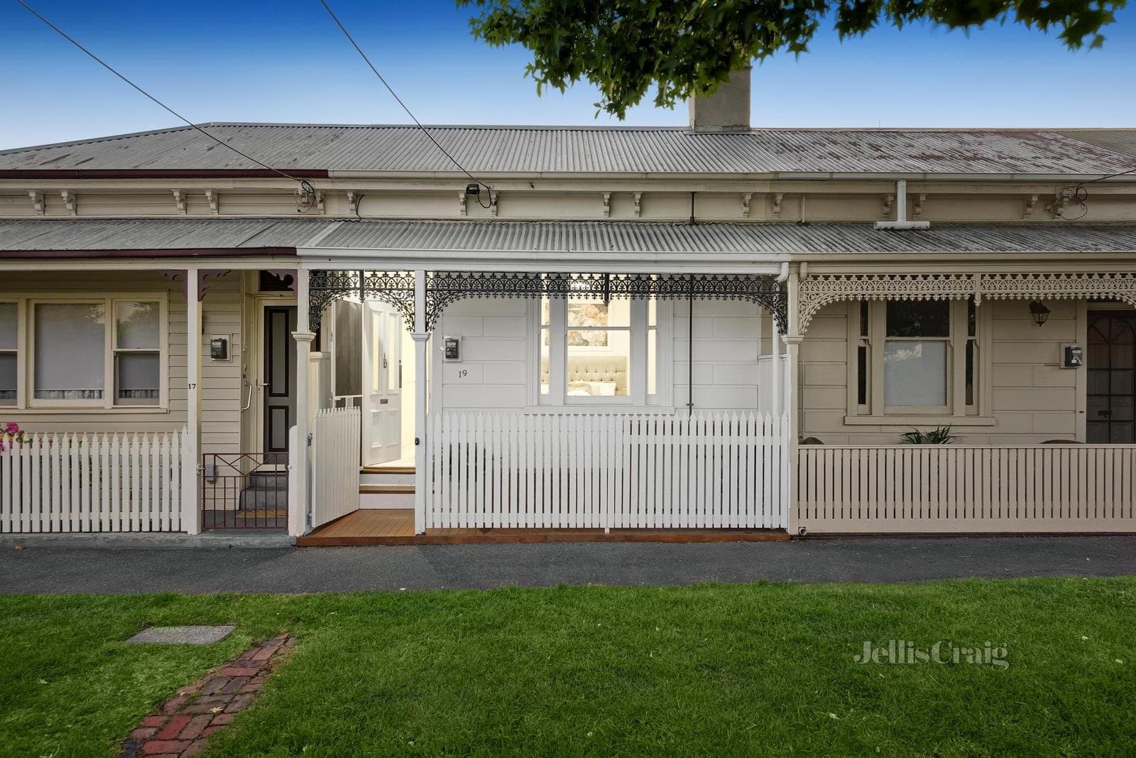 19 Spring Street East, Port Melbourne, Port Melbourne - Thumbnail 2