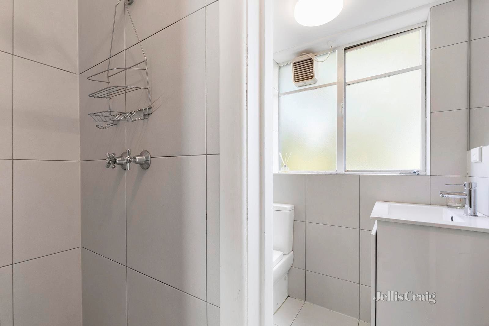 17/131 Glen Huntly Road, Elwood, Elwood - Thumbnail 5