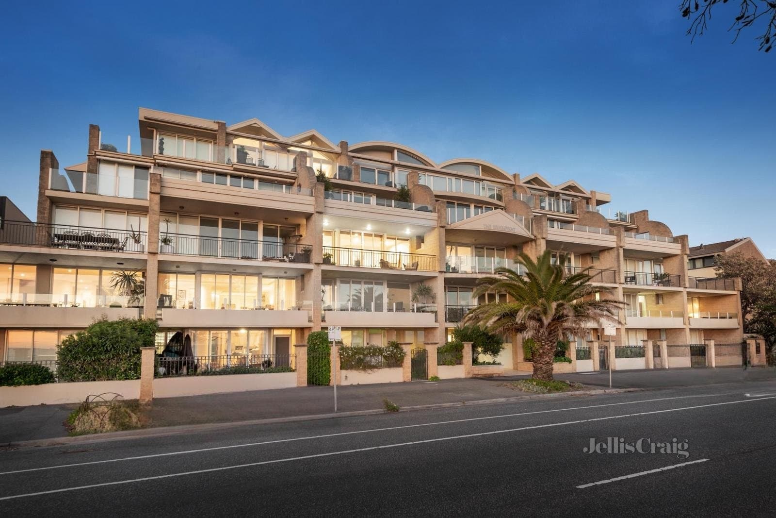 13/156 Beaconsfield Parade, Albert Park, Albert Park - Thumbnail 2