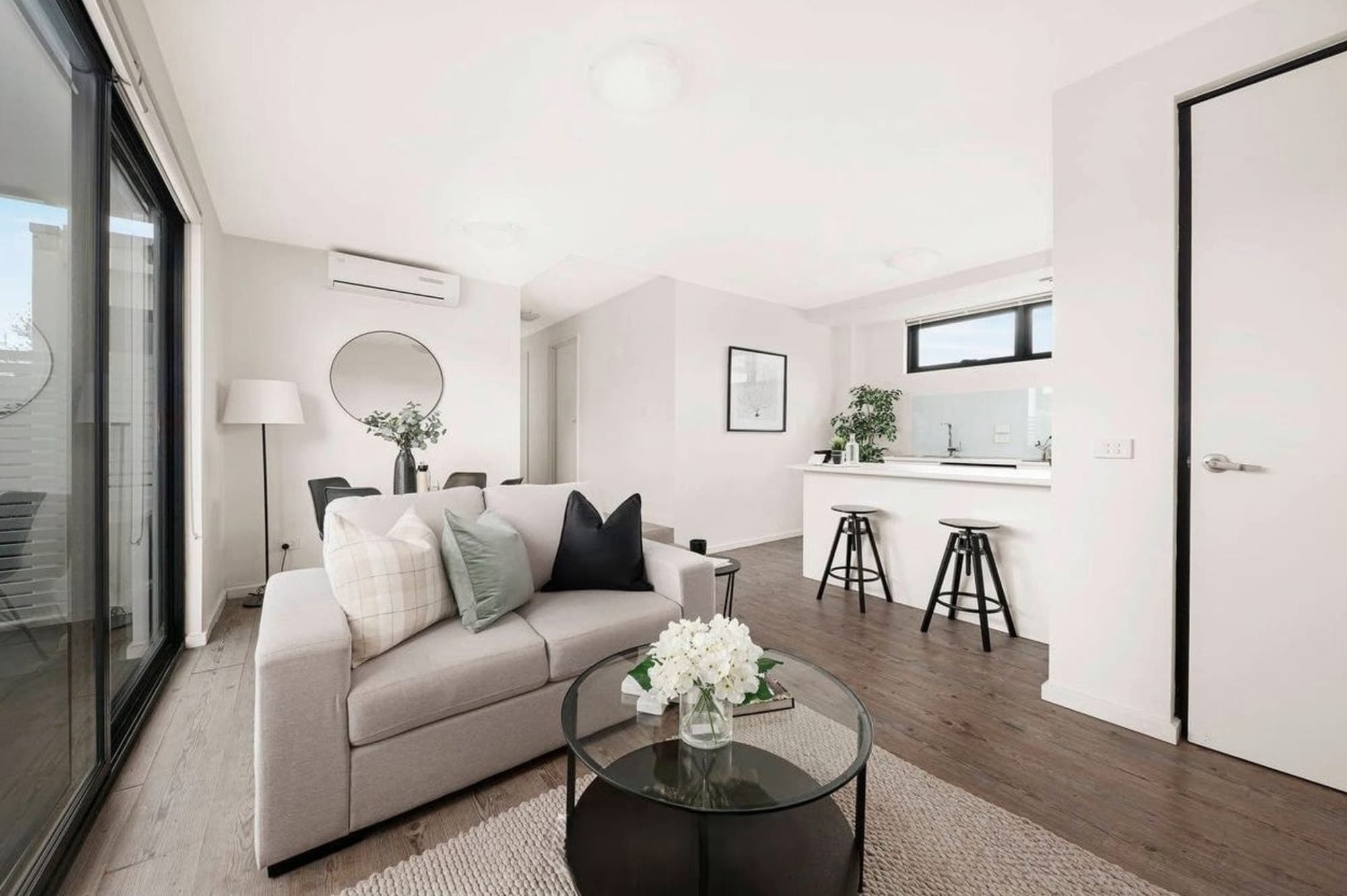 12/1219-1221 Riversdale Road, Box Hill South - Thumbnail 2
