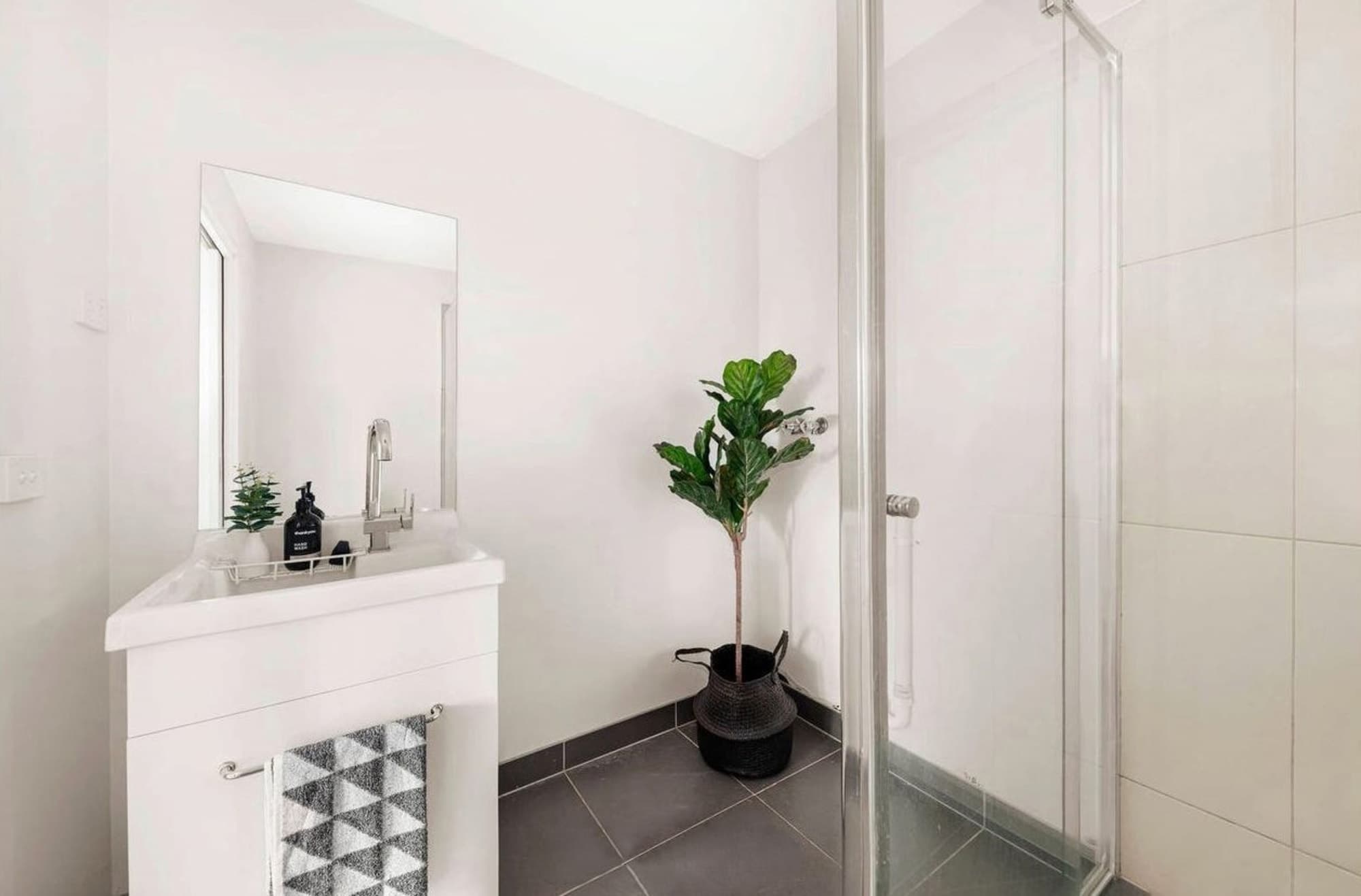 12/1219-1221 Riversdale Road, Box Hill South - Thumbnail 5