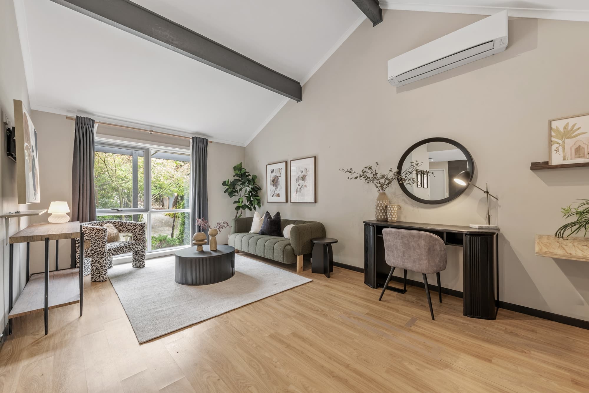 3/2 Sweetland Road, Box Hill - Thumbnail 2