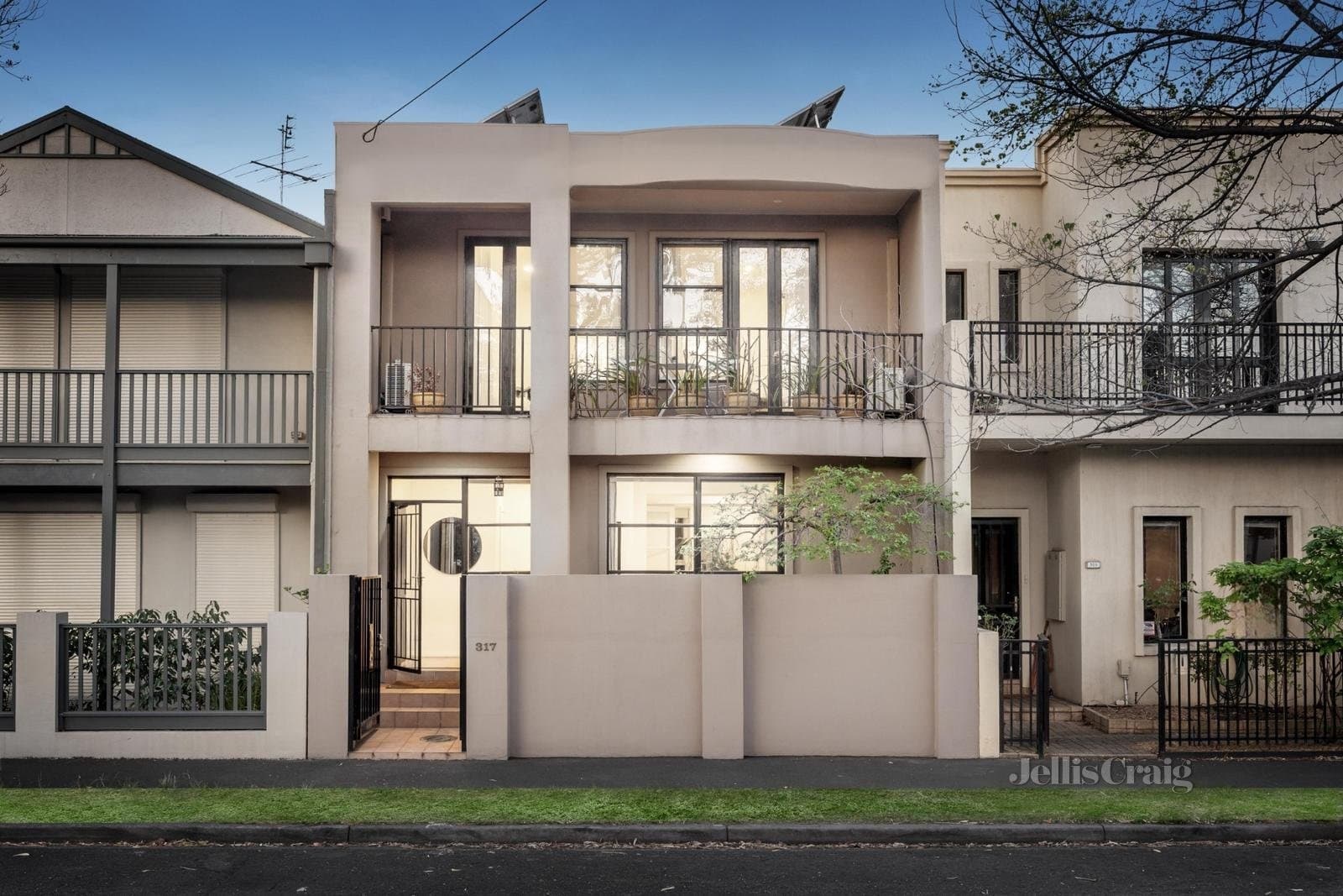 317 Canterbury Road, St Kilda West, St Kilda West - Thumbnail 2