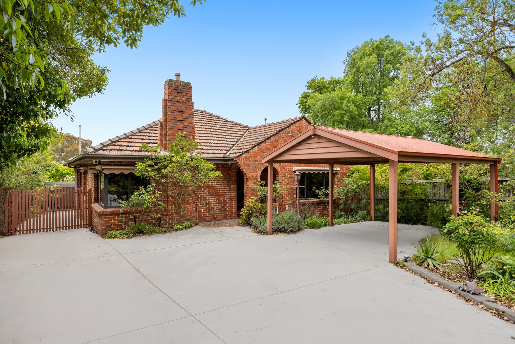 437 Mitcham Road, Mitcham - Image 1
