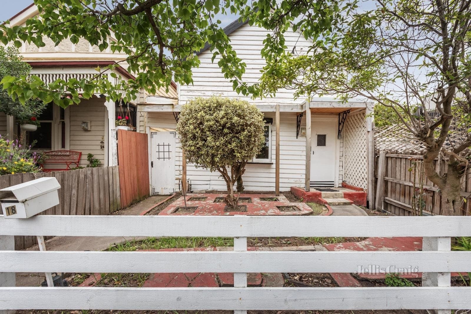 18 Cyril Street, Elwood, Elwood - Thumbnail 2