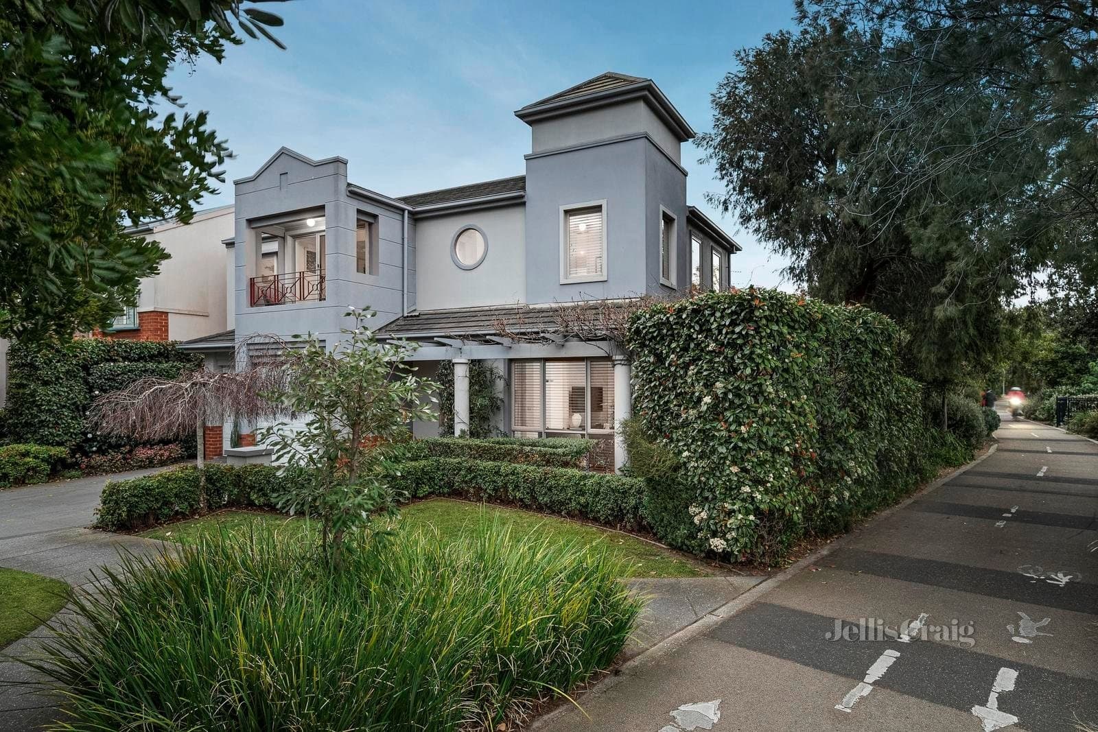 14 Canberra Parade, Port Melbourne, Port Melbourne - Thumbnail 2