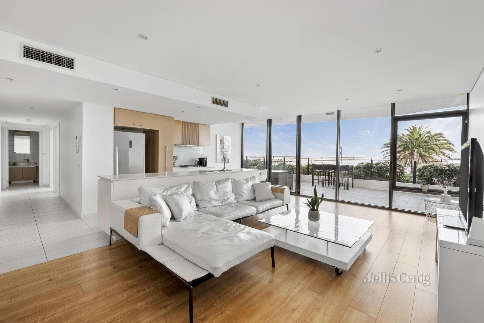 T02/155 Beach Street, Port Melbourne, Port Melbourne - Thumbnail 3