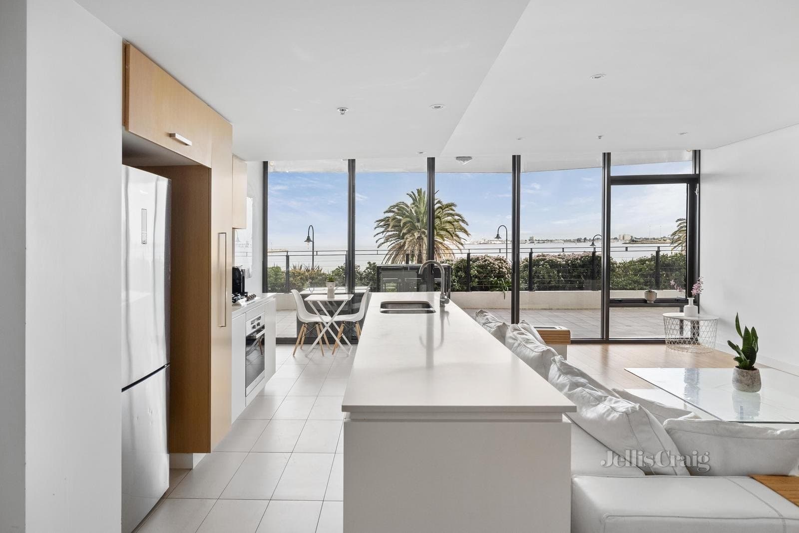 T02/155 Beach Street, Port Melbourne, Port Melbourne - Thumbnail 4