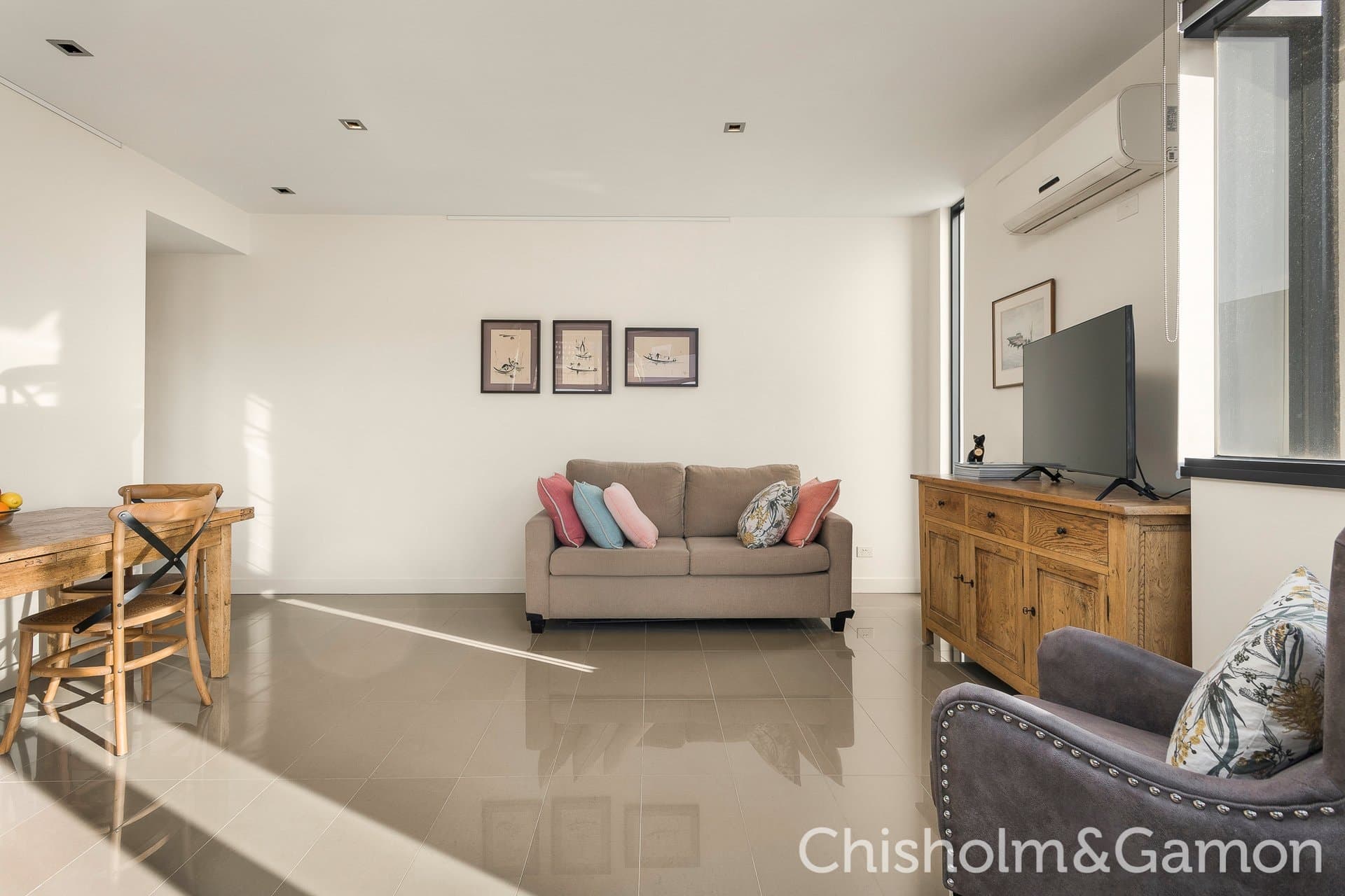 9/10 Docker Street, Elwood, Elwood - Image 1
