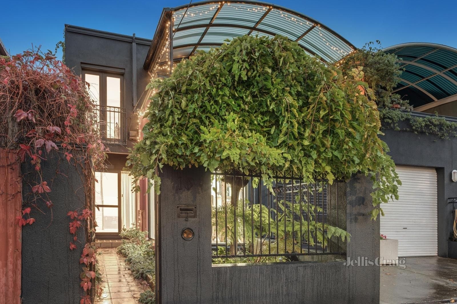 16 Lalor Street, Port Melbourne, Port Melbourne - Thumbnail 2