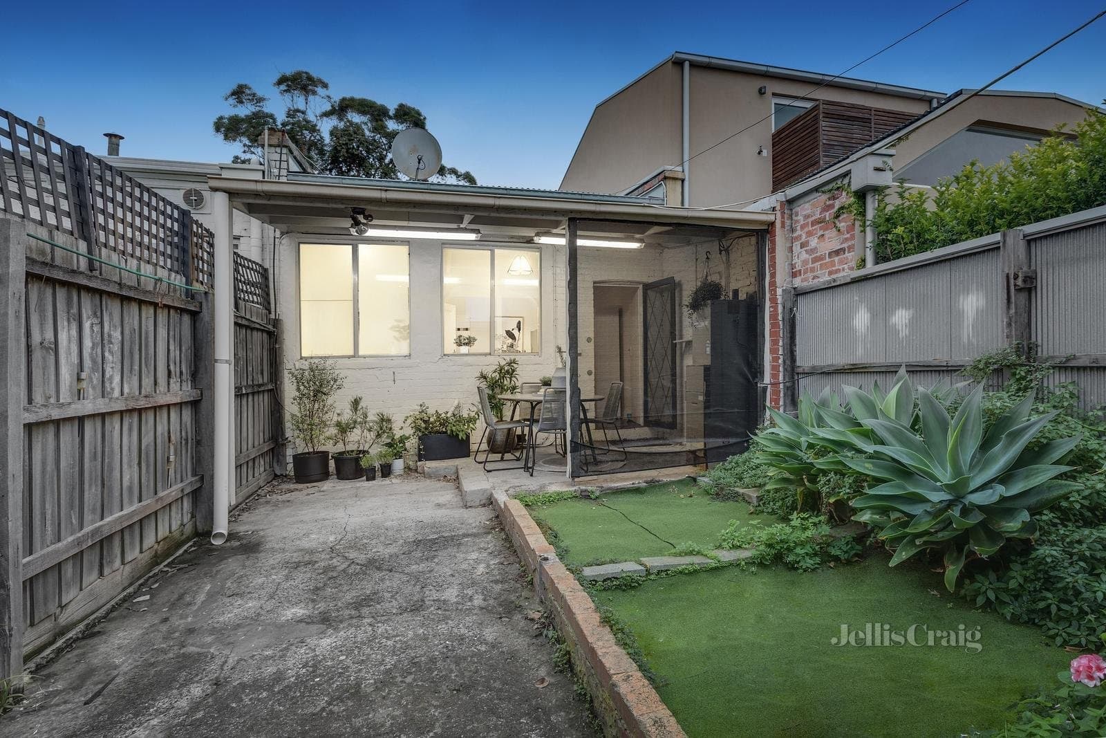 237 Danks Street, Albert Park, Albert Park - Image 1