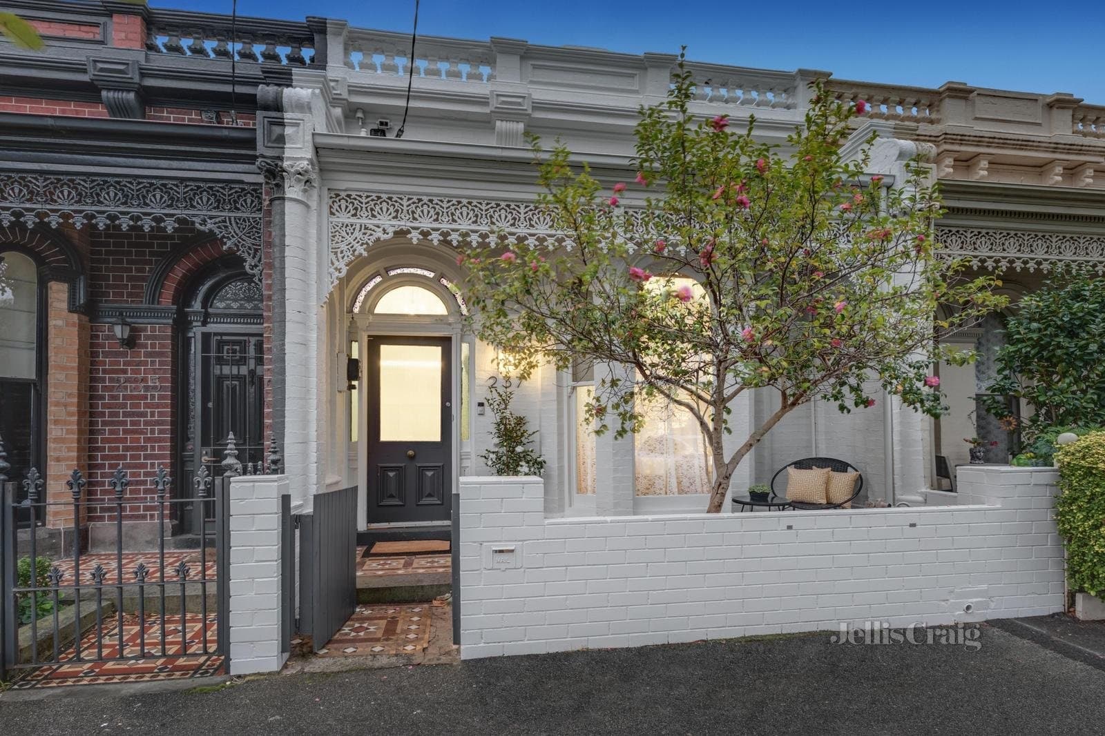 237 Danks Street, Albert Park, Albert Park - Thumbnail 2