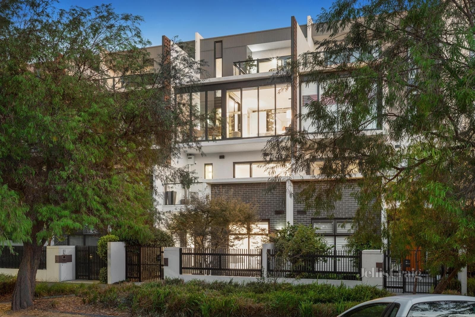 5 Danks Street, Albert Park, Albert Park - Image 1
