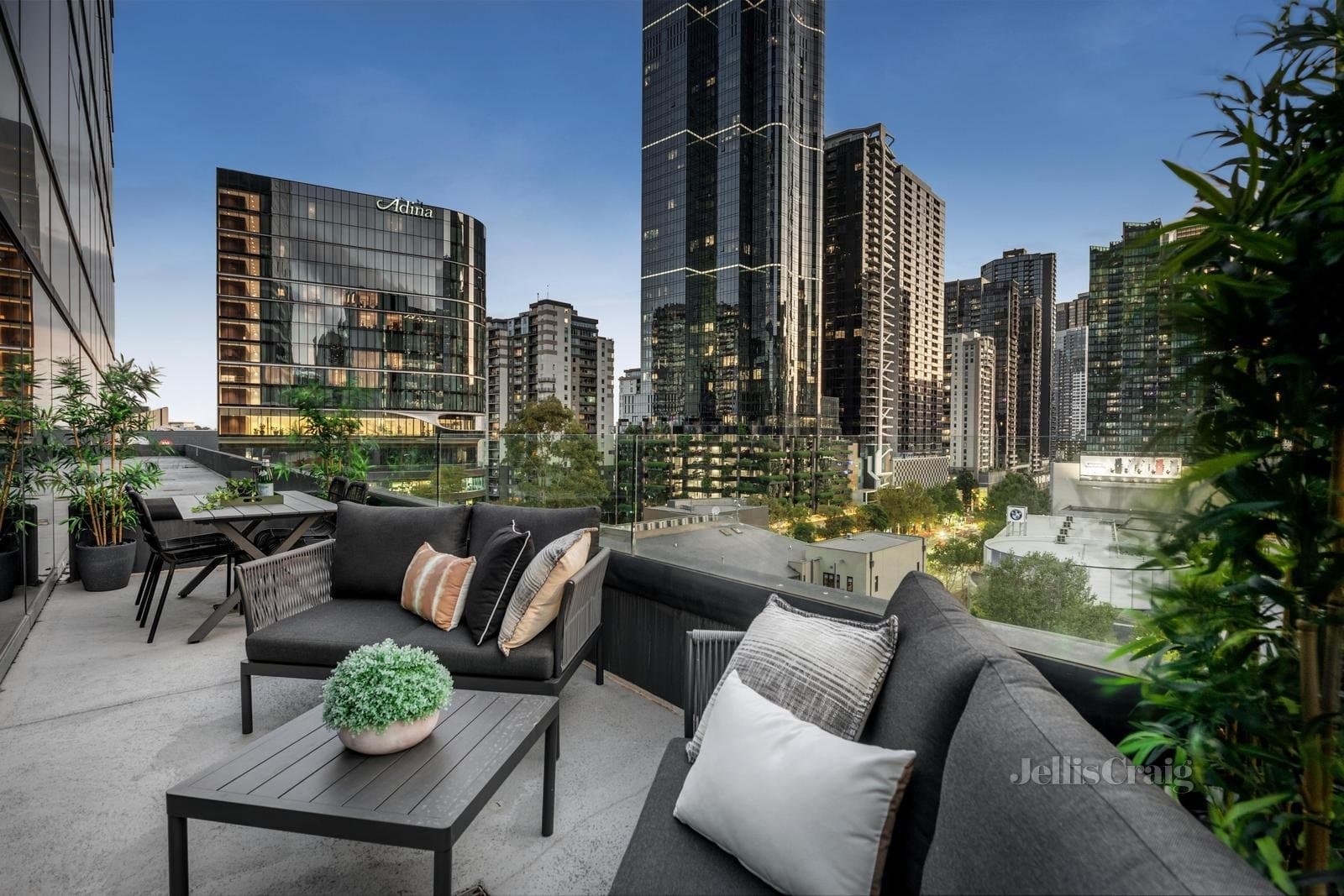 1110/7 Riverside Quay, Southbank, Southbank - Thumbnail 2