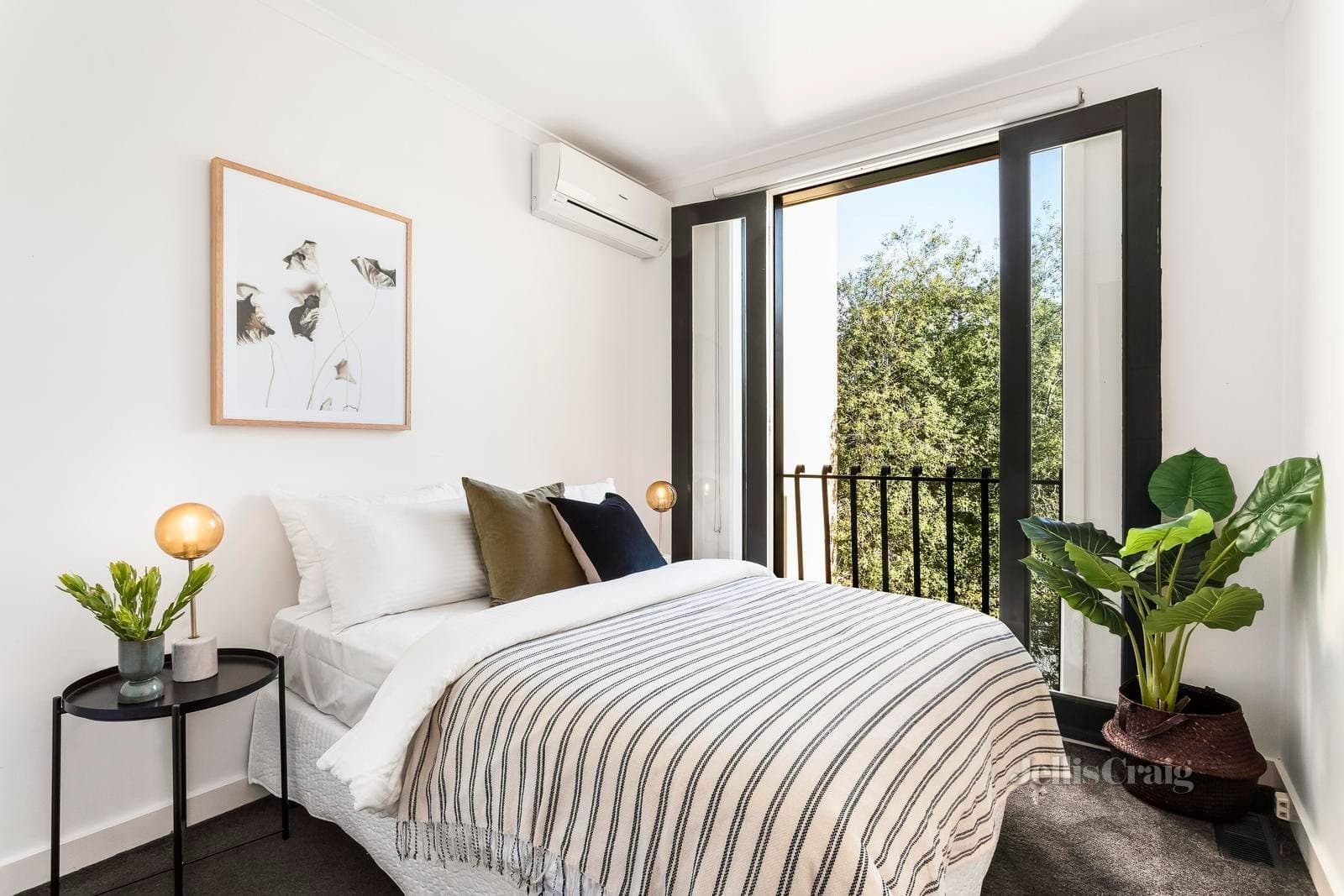 19 Broadway, Elwood, Elwood - Image 1