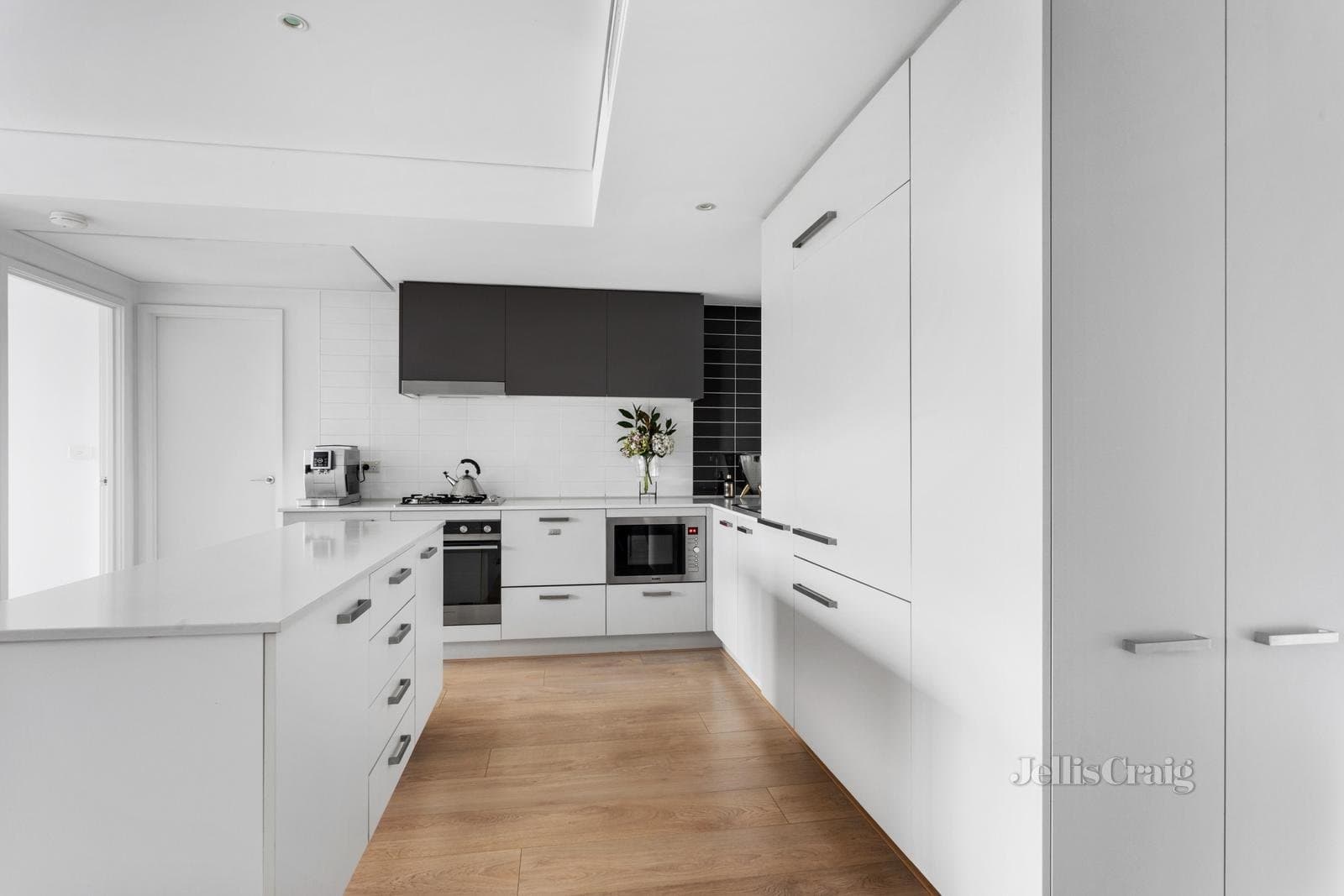 T03/159 Beach Street, Port Melbourne, Port Melbourne - Thumbnail 5