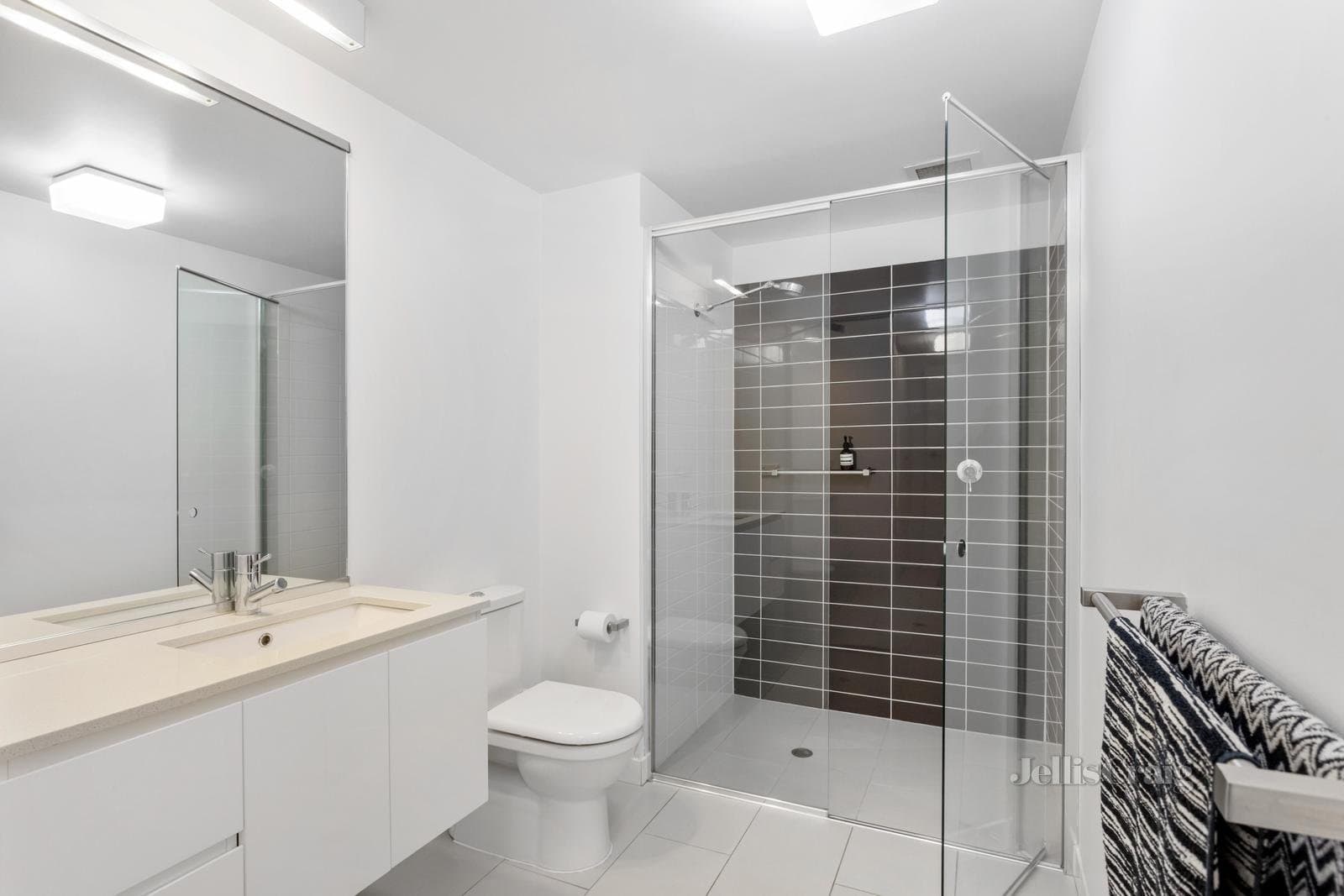 T03/159 Beach Street, Port Melbourne, Port Melbourne - Thumbnail 7