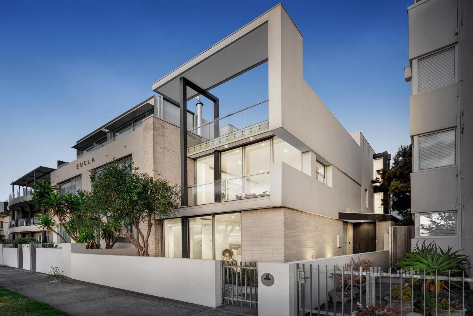 76 Marine Parade, Elwood, Elwood - Thumbnail 3