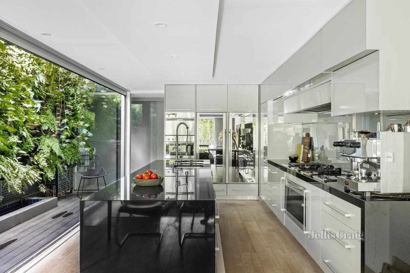 14 Cruikshank Street, Port Melbourne, Port Melbourne - Thumbnail 8
